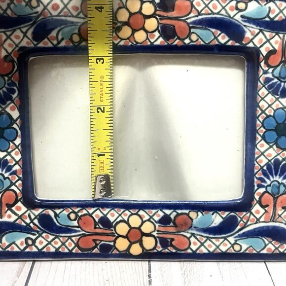 Mexican Talavera Painted Pottery Photo Frame Floral 3x4 Photo Signed by Artist - Picture 9 of 10